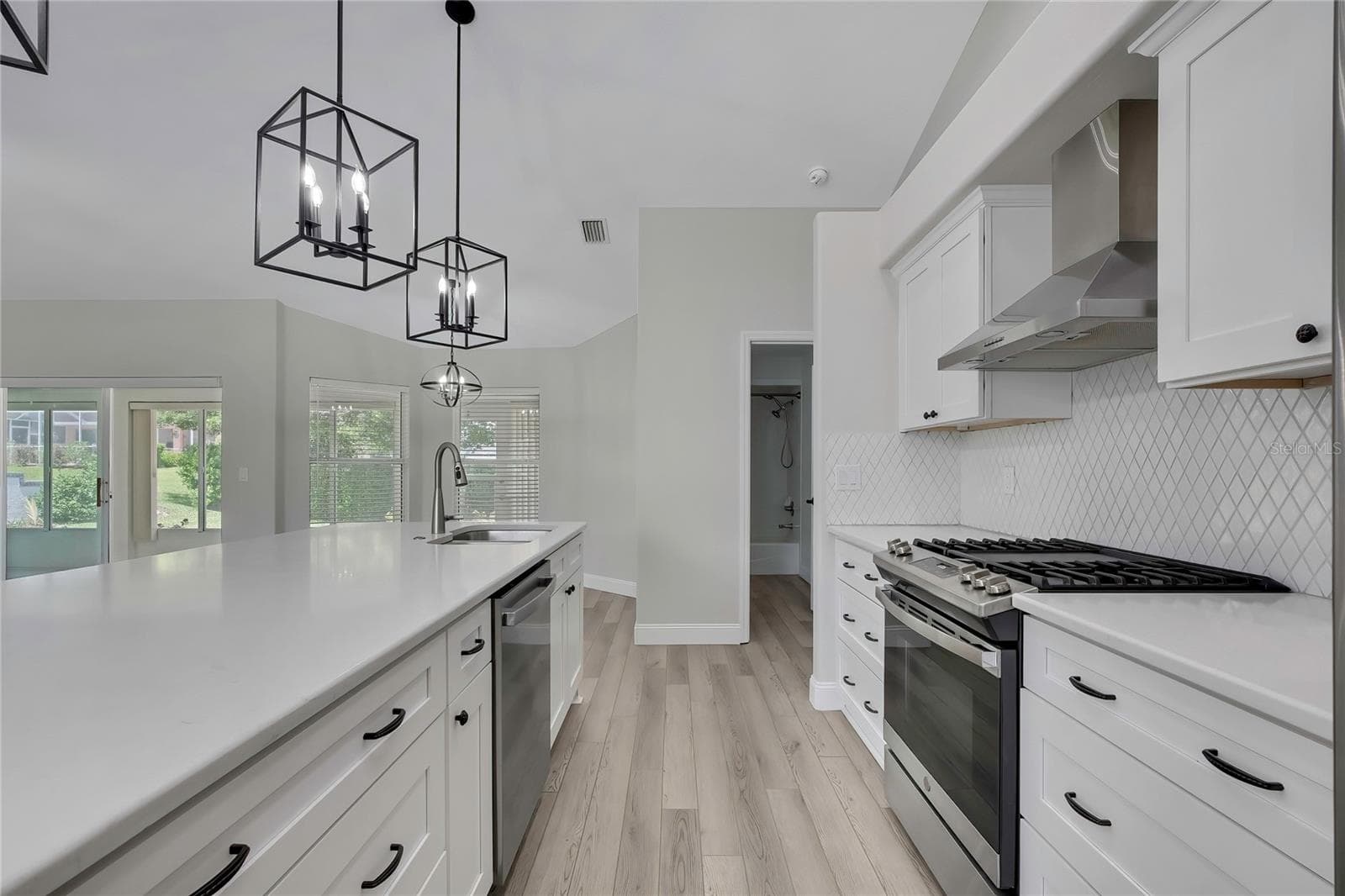 Single Family Residence at 6164 N SILVER PALM WAY, BEVERLY HILLS, photo 9 of 51