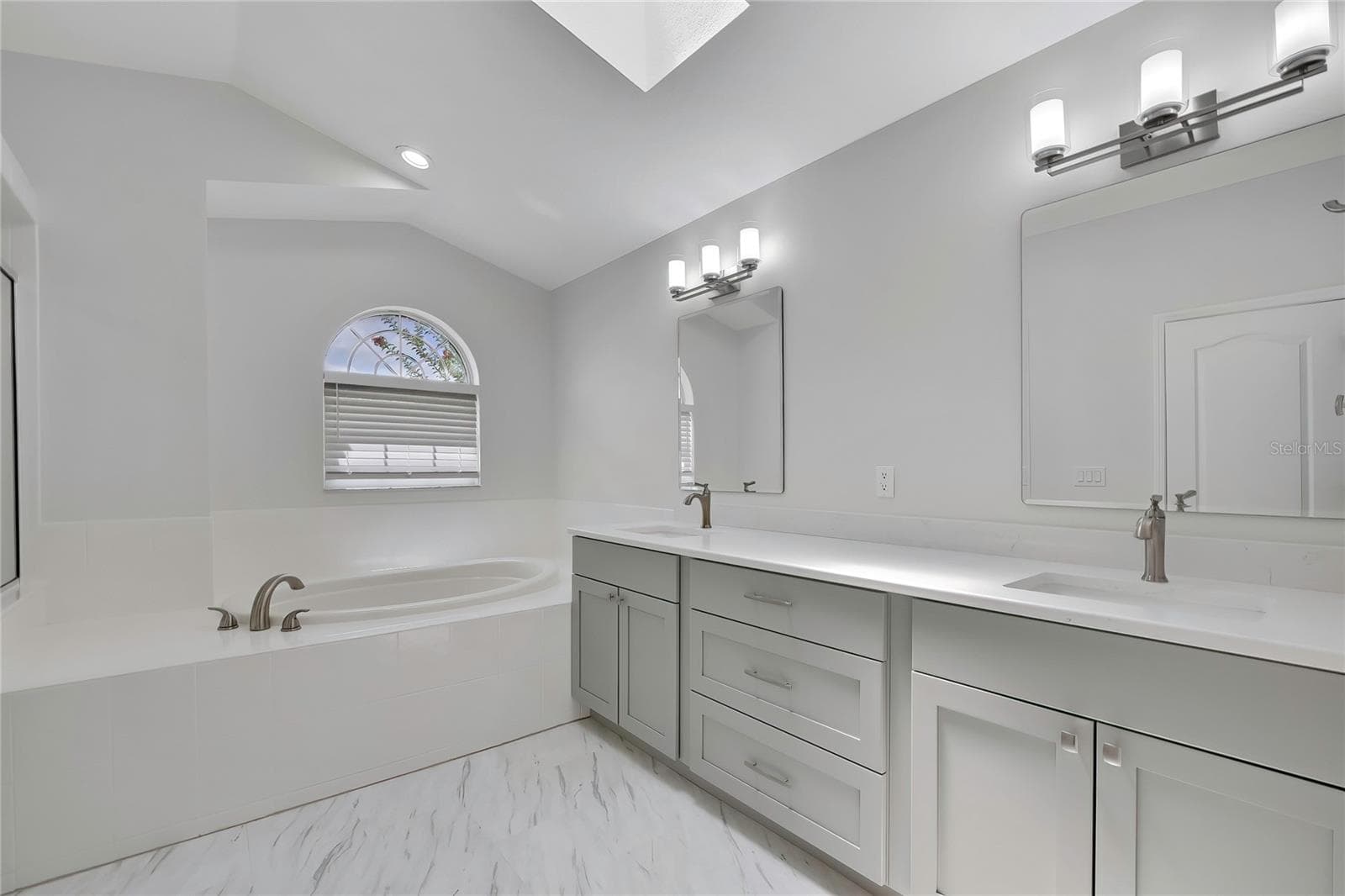 Single Family Residence at 6164 N SILVER PALM WAY, BEVERLY HILLS, photo 23 of 51