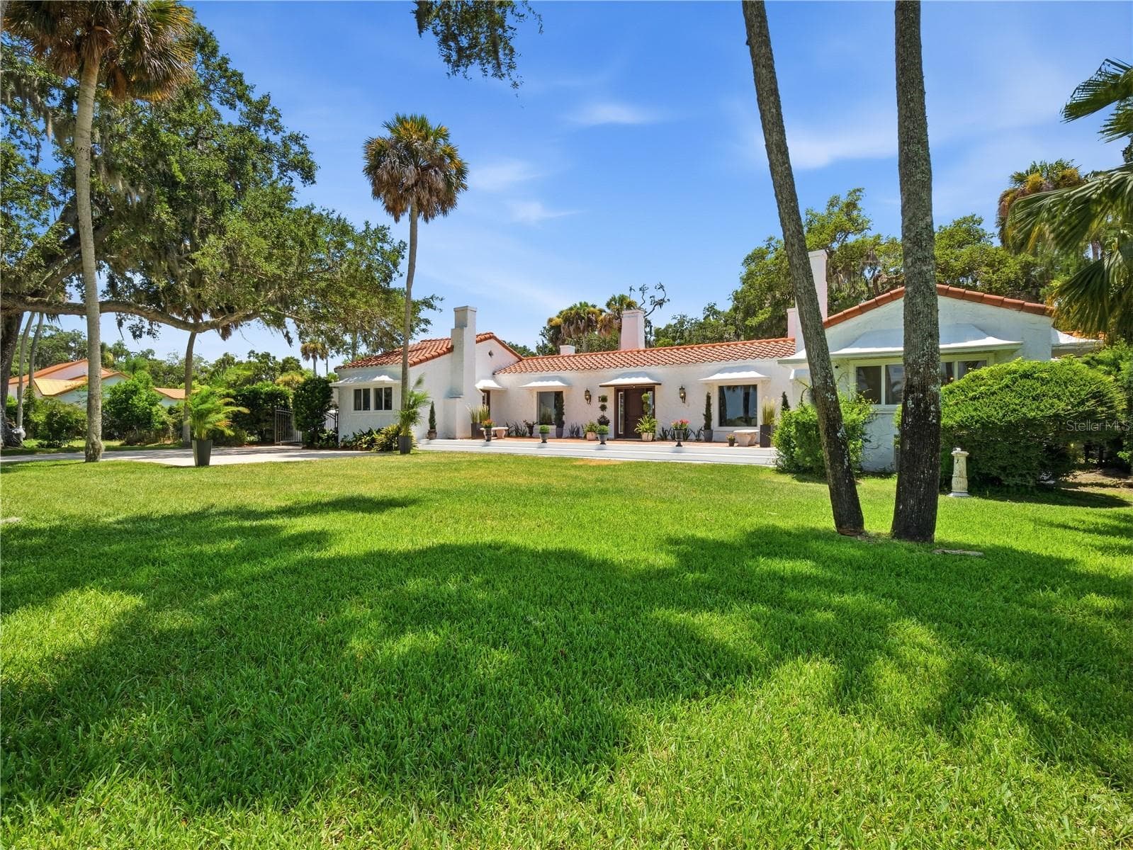 Single Family Residence at 636 N RIVERSIDE DR, NEW SMYRNA BEACH, photo 2 of 75