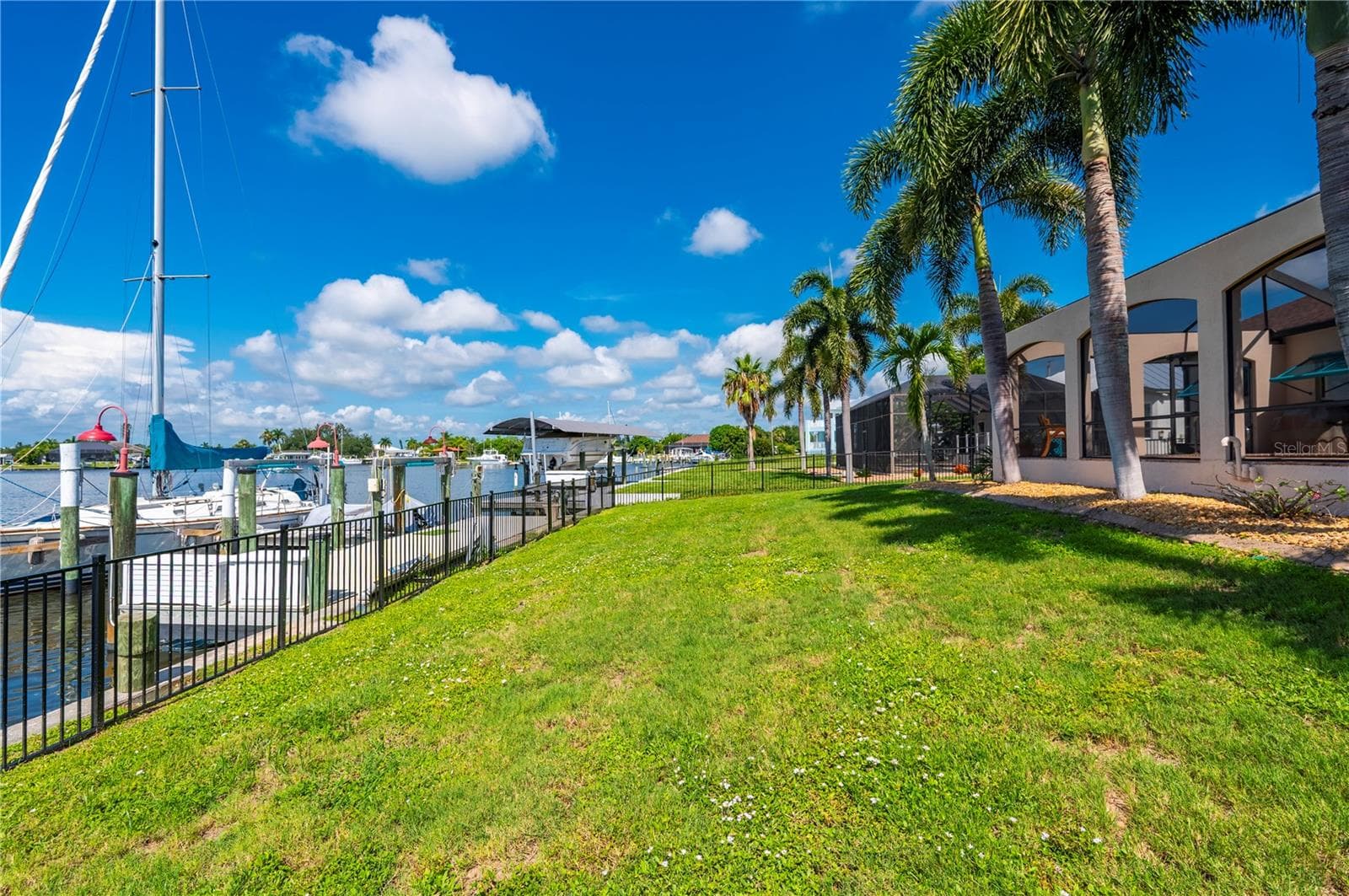Single Family Residence at 21551 EDGEWATER DR, PORT CHARLOTTE, photo 17 of 30