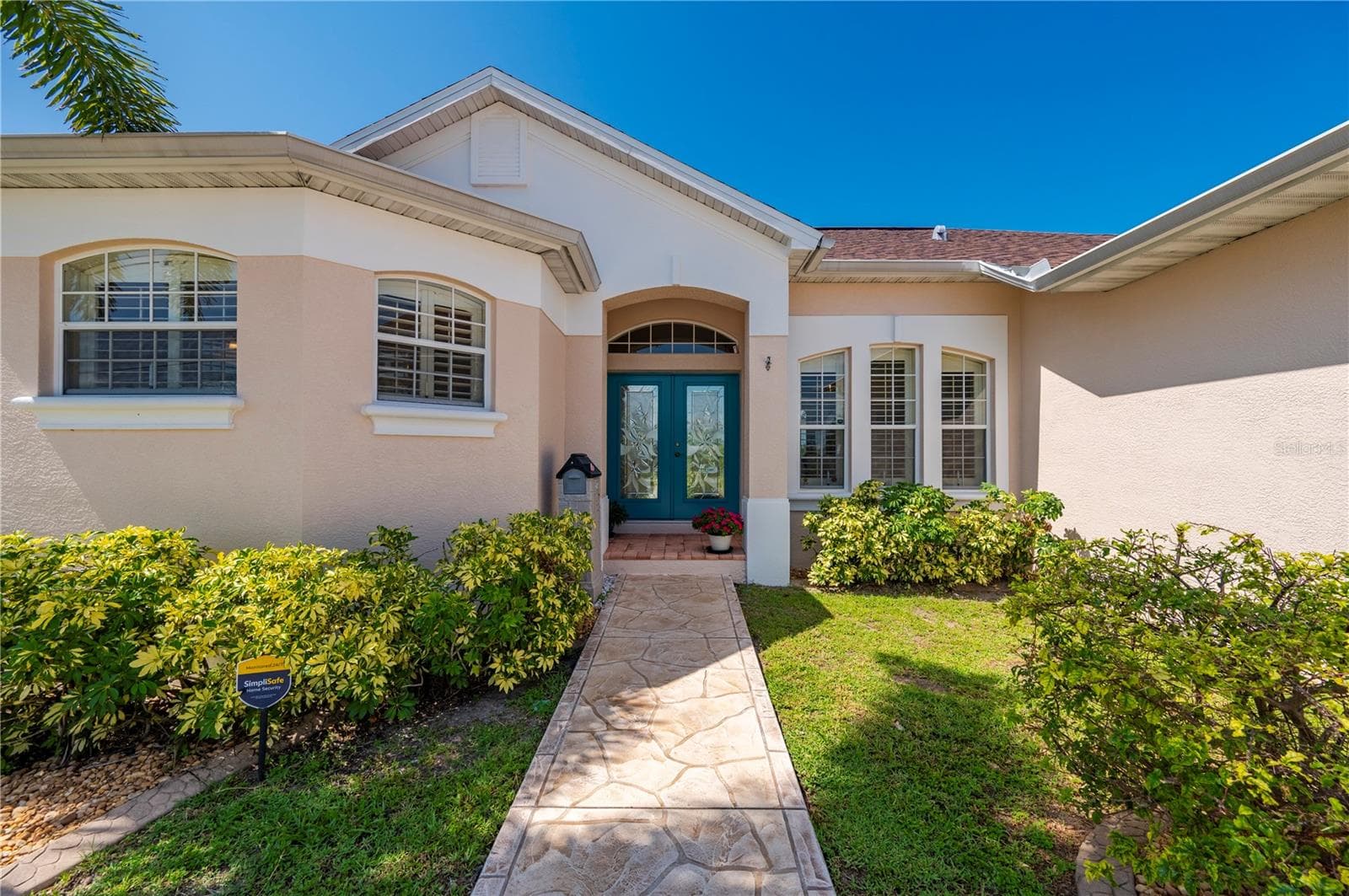 Single Family Residence at 21551 EDGEWATER DR, PORT CHARLOTTE, photo 19 of 30