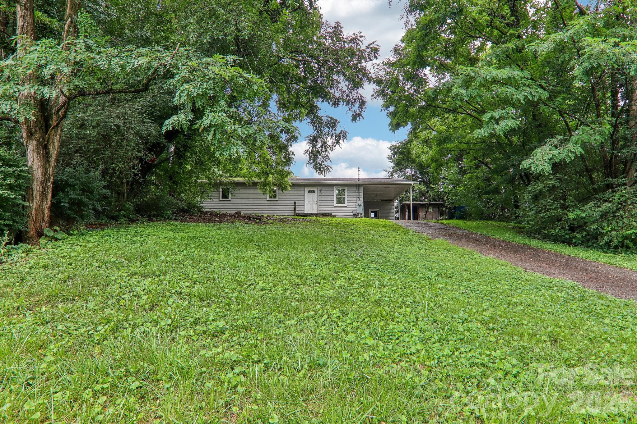Single Family Residence at 24 Bryson Street, Waynesville, photo 5 of 33