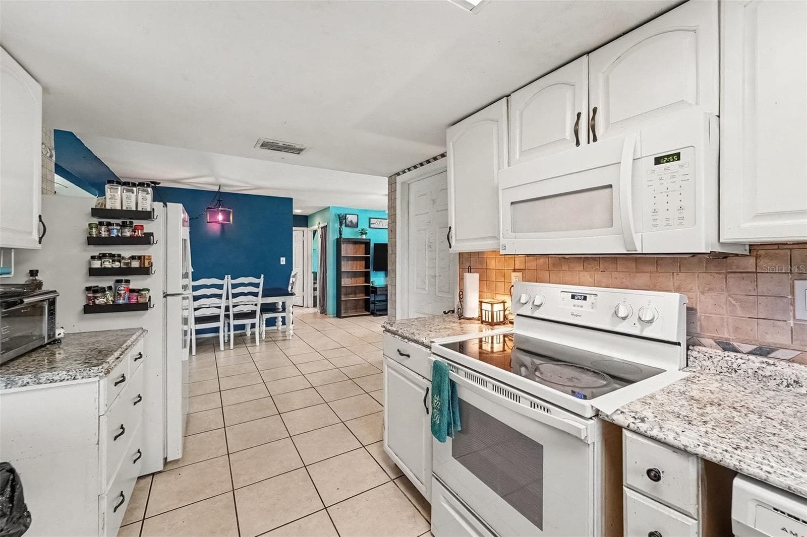 Single Family Residence at 8143 HIXTON DR, PORT RICHEY, photo 7 of 11