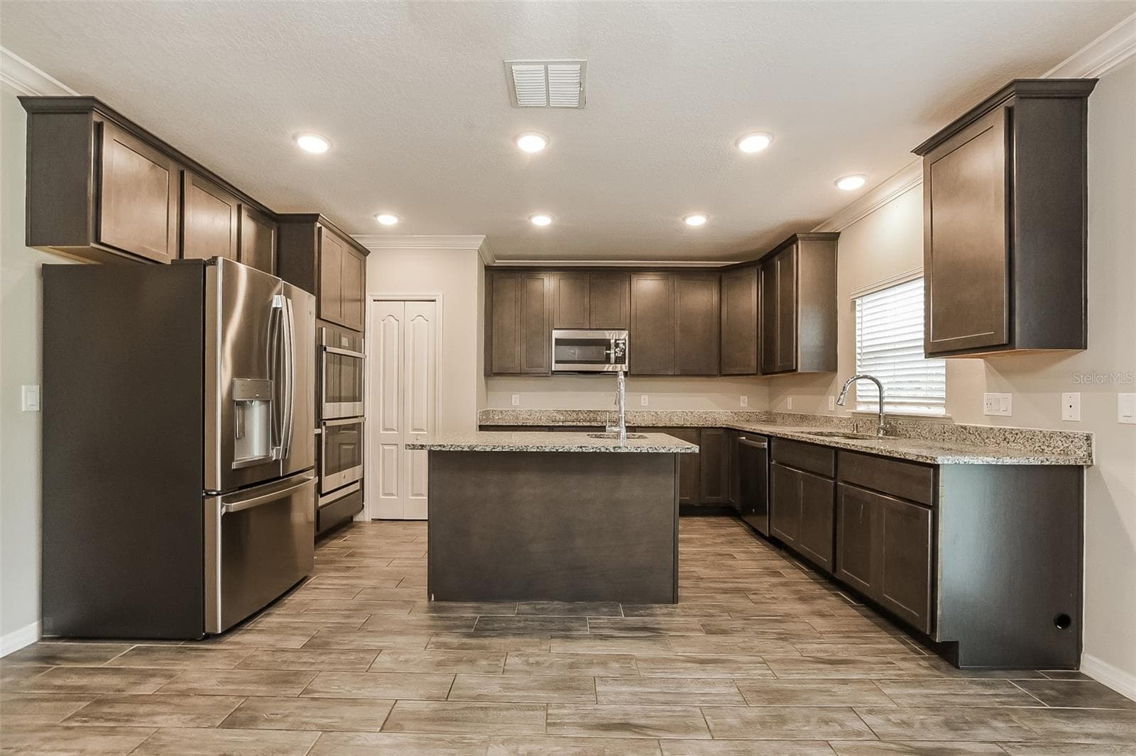 Single Family Residence at 1926 BELL CREEK LOOP, FRUITLAND PARK, photo 5 of 22