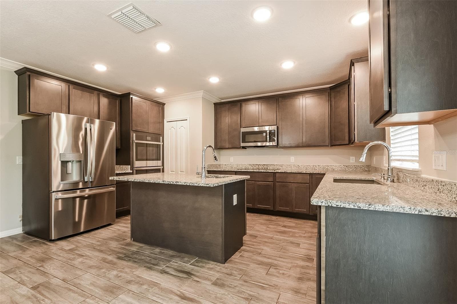 Single Family Residence at 1926 BELL CREEK LOOP, FRUITLAND PARK, photo 6 of 22