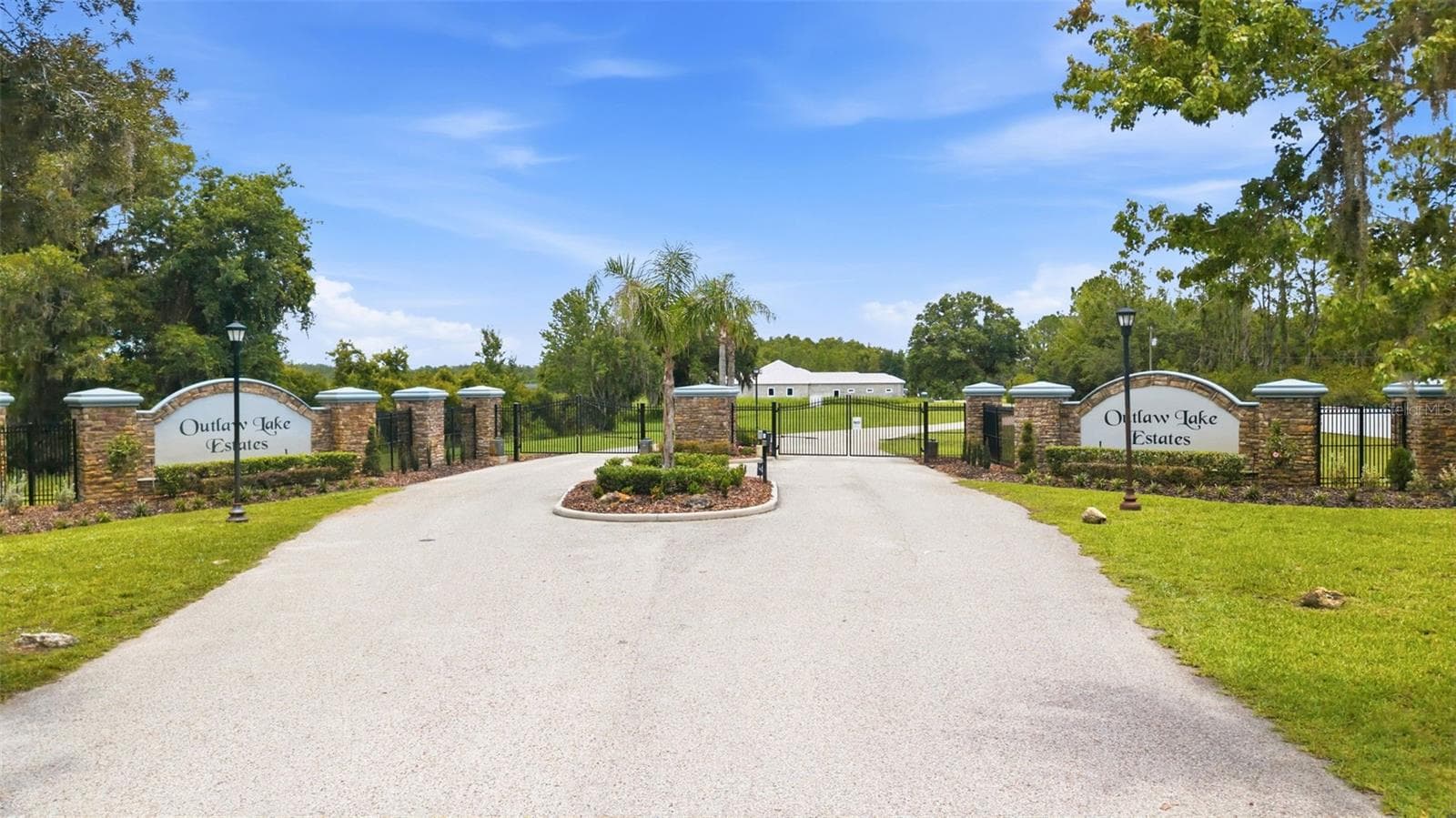 A Gated Community Is Always a Nice Community Feature - 24355 HIDEOUT TRL, LAND O LAKES