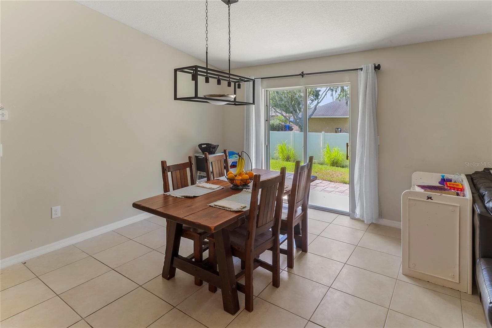 Single Family Residence at 135 CASCADE BEND DR, RUSKIN, photo 8 of 30