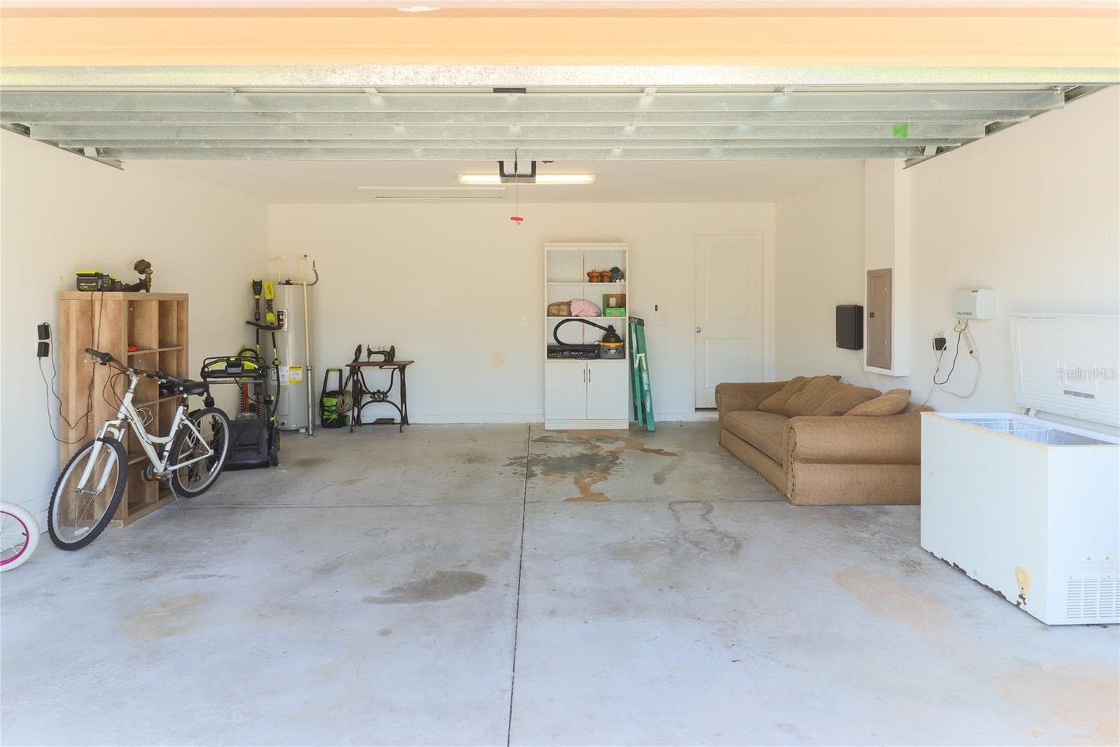 Single Family Residence at 135 CASCADE BEND DR, RUSKIN, photo 12 of 30