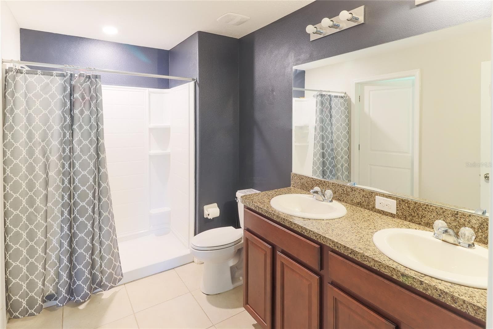 Single Family Residence at 135 CASCADE BEND DR, RUSKIN, photo 21 of 30