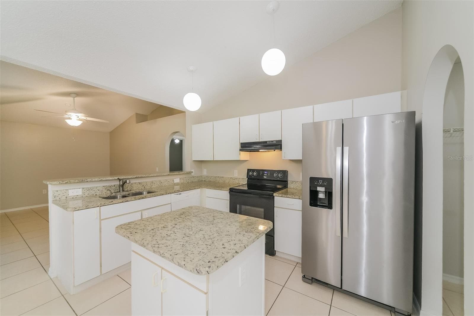 Single Family Residence at 611 BASINGSTOKE CT, KISSIMMEE, photo 8 of 21