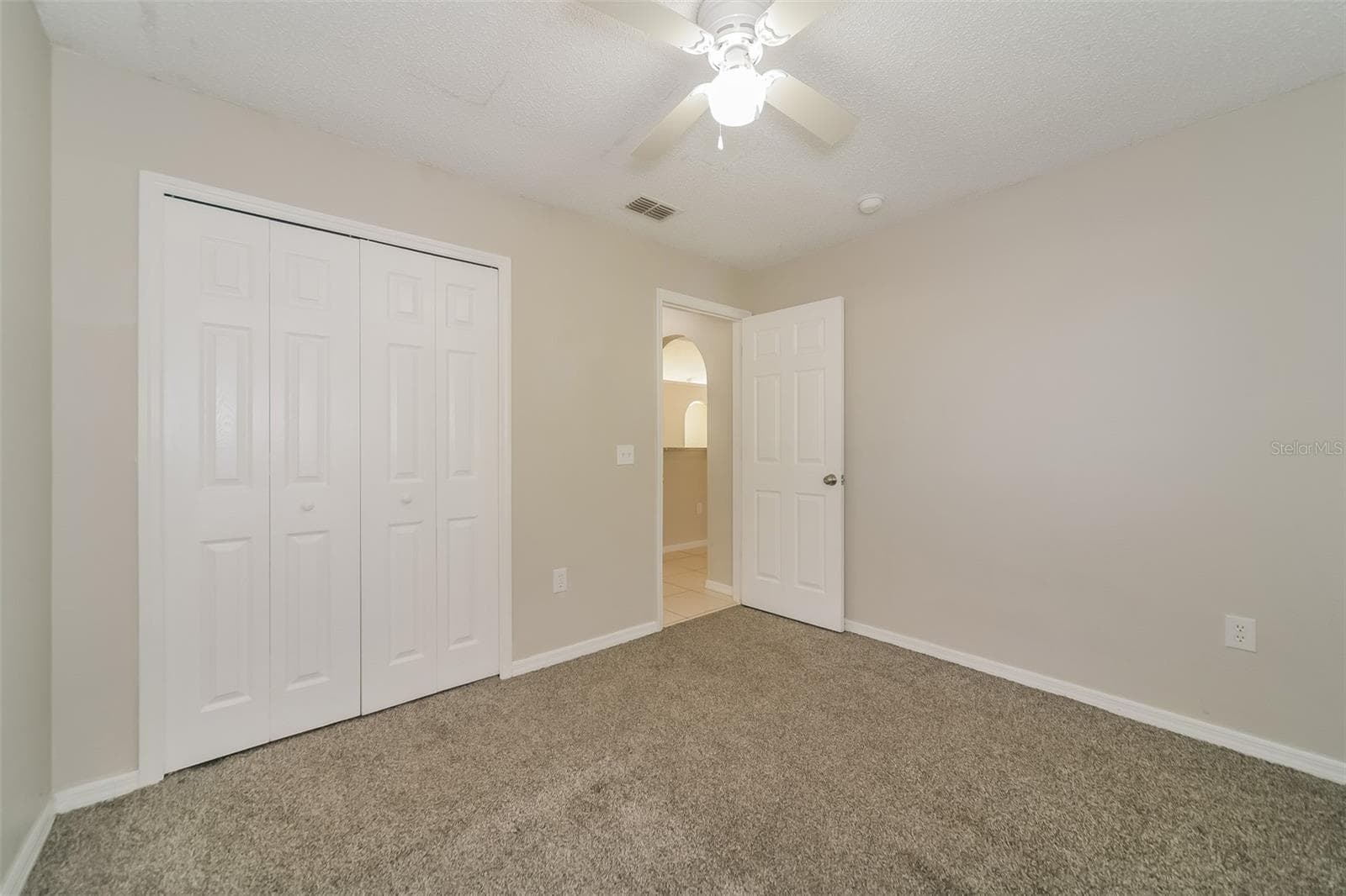 Single Family Residence at 611 BASINGSTOKE CT, KISSIMMEE, photo 15 of 21