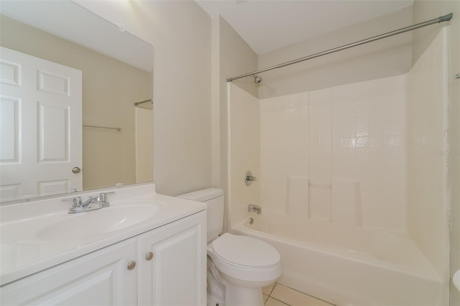 Single Family Residence at 611 BASINGSTOKE CT, KISSIMMEE, photo 19 of 21