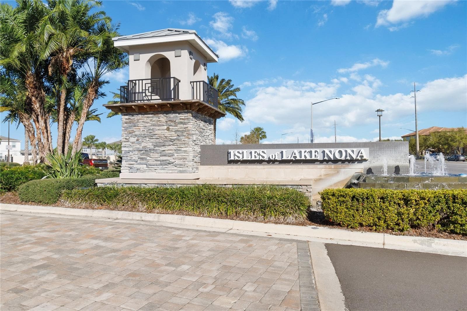 Single Family Residence at 14366 LANIKAI BEACH DR, ORLANDO, photo 2 of 61
