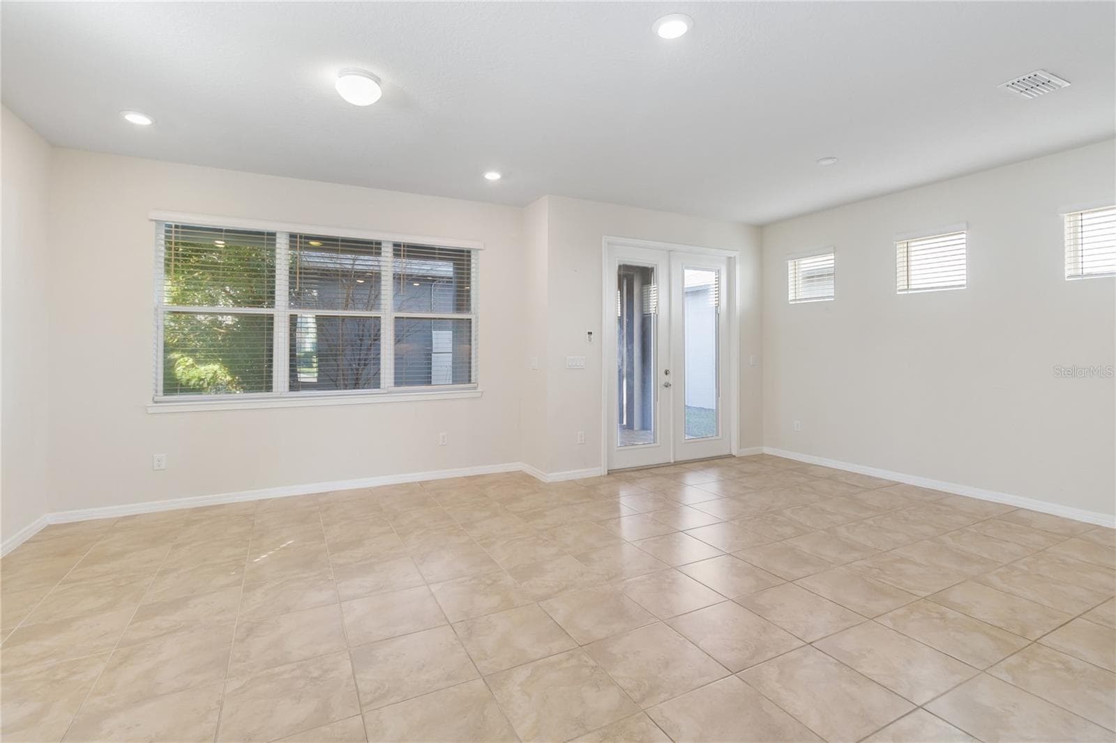 Single Family Residence at 14366 LANIKAI BEACH DR, ORLANDO, photo 11 of 61
