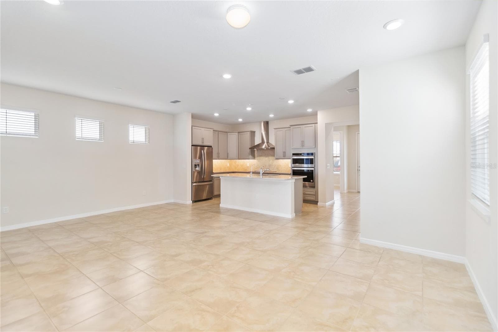 Single Family Residence at 14366 LANIKAI BEACH DR, ORLANDO, photo 13 of 61