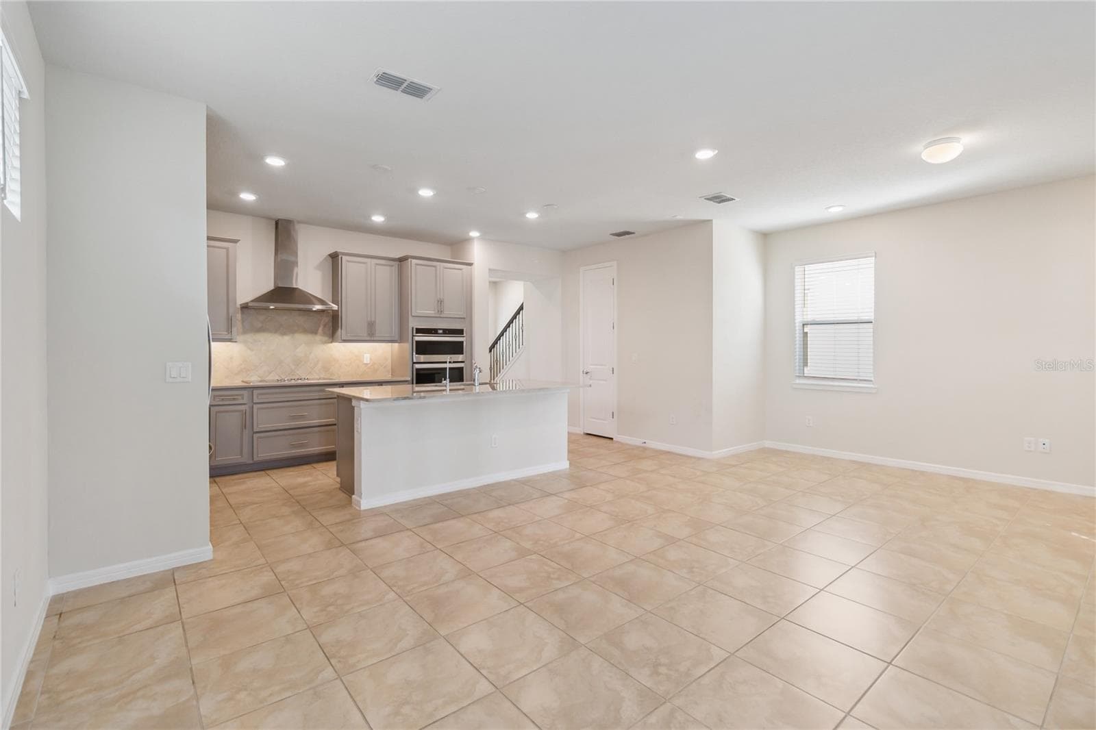 Single Family Residence at 14366 LANIKAI BEACH DR, ORLANDO, photo 14 of 61
