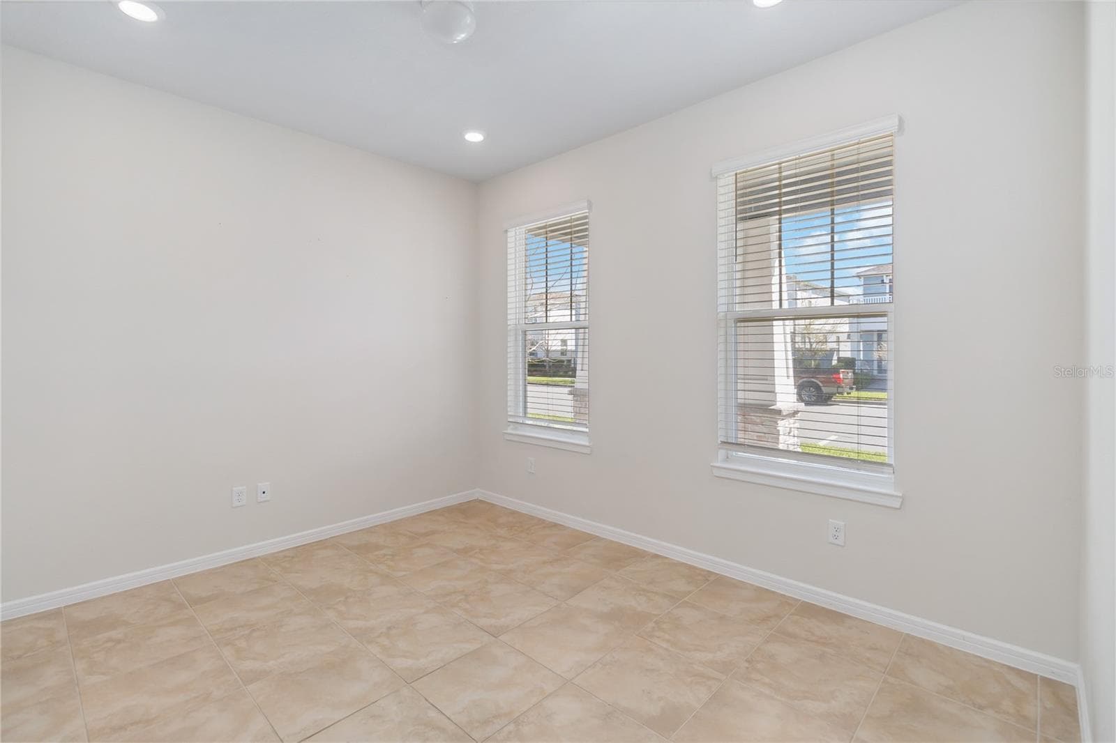 Single Family Residence at 14366 LANIKAI BEACH DR, ORLANDO, photo 19 of 61