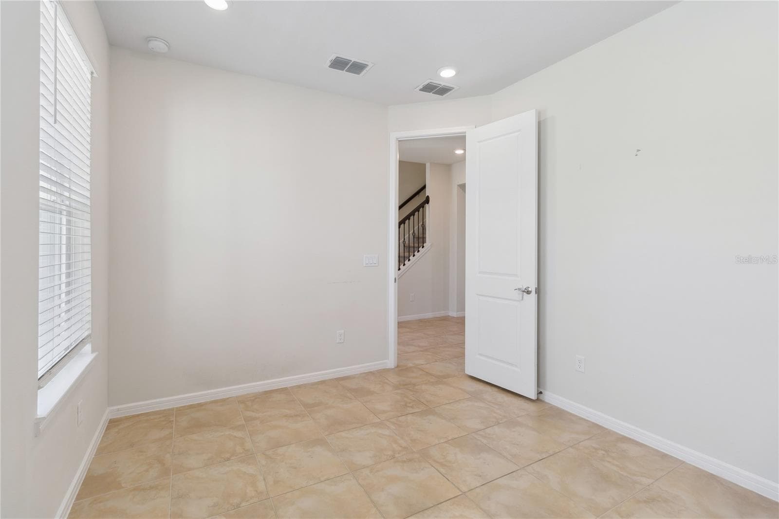 Single Family Residence at 14366 LANIKAI BEACH DR, ORLANDO, photo 20 of 61
