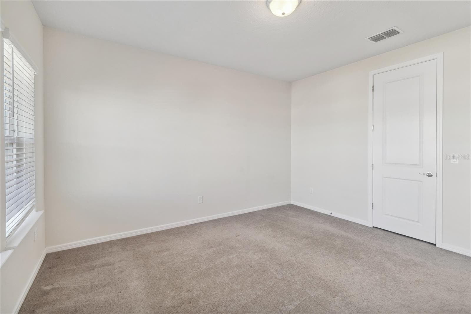 Single Family Residence at 14366 LANIKAI BEACH DR, ORLANDO, photo 24 of 61
