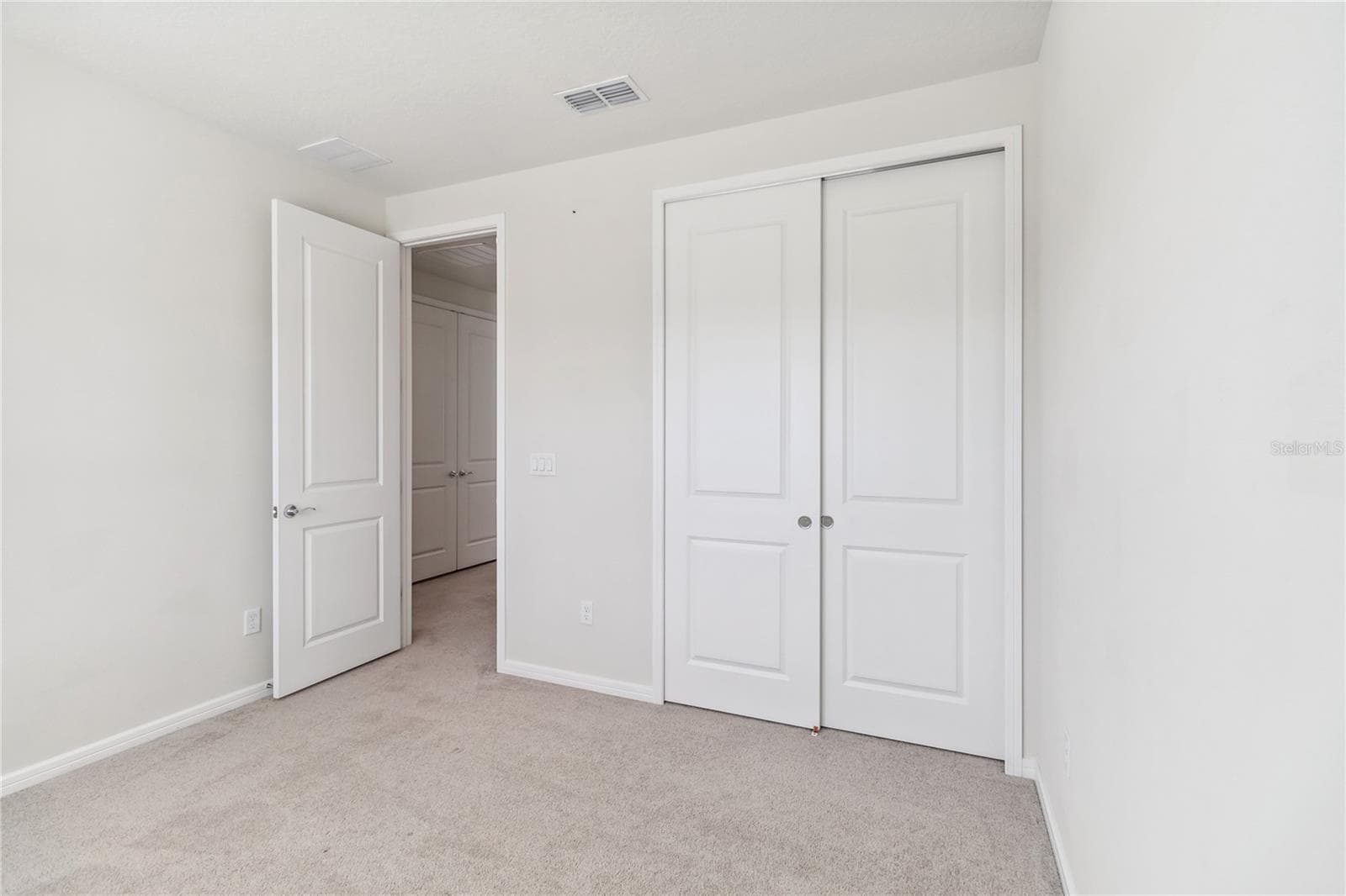 Single Family Residence at 14366 LANIKAI BEACH DR, ORLANDO, photo 27 of 61