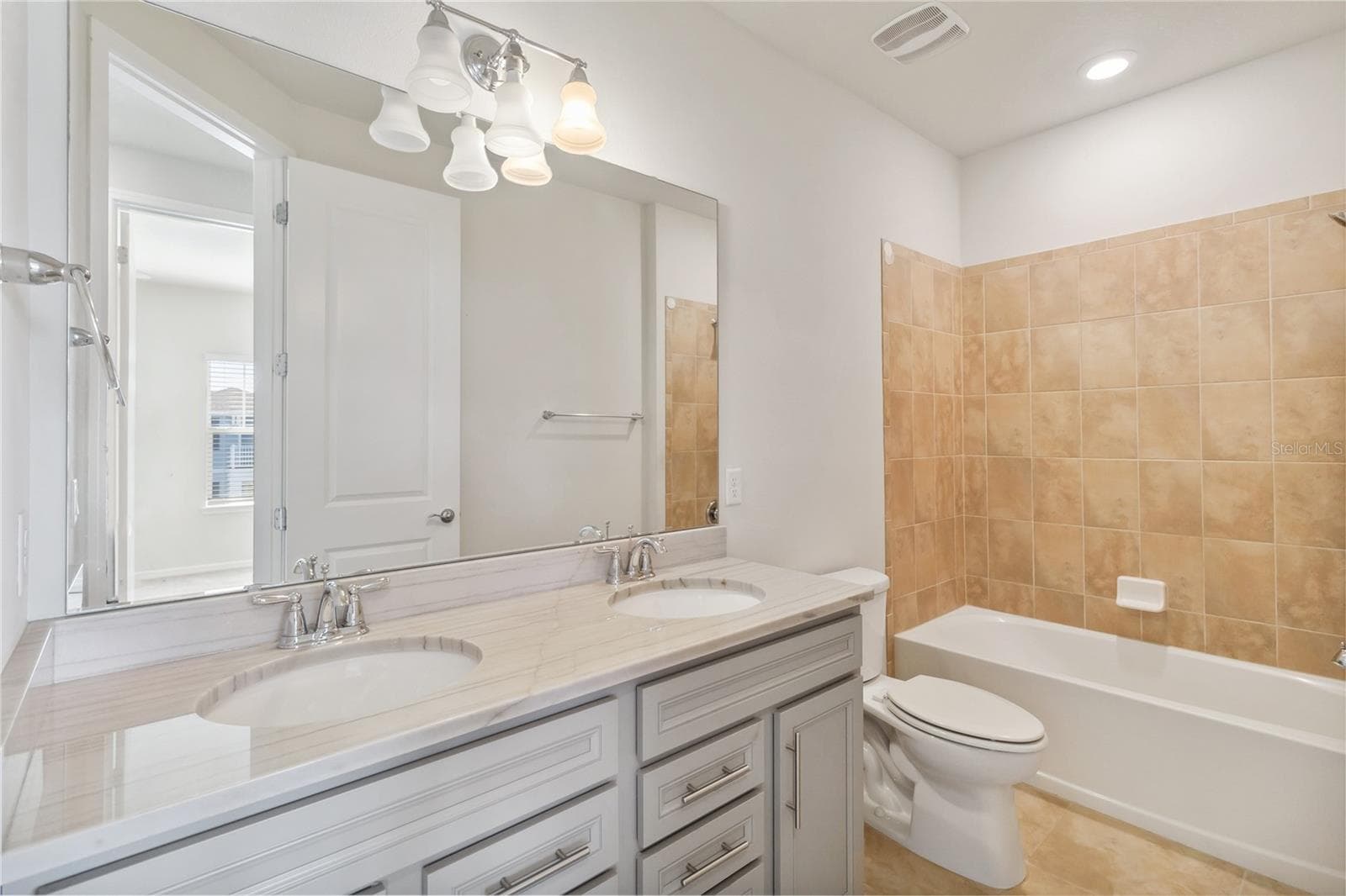 Single Family Residence at 14366 LANIKAI BEACH DR, ORLANDO, photo 33 of 61