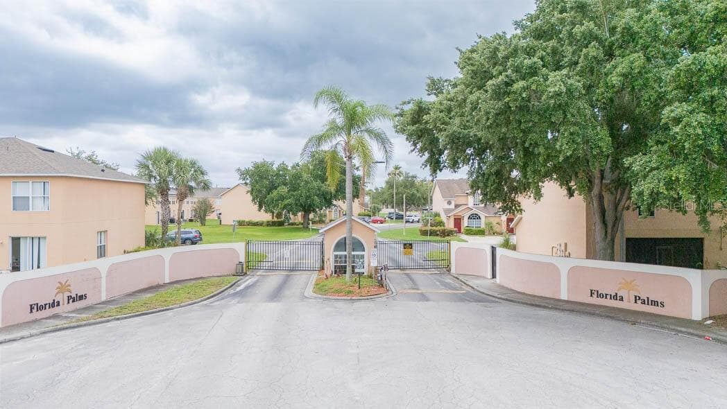 Townhouse at 649 CAPTIVA CIR, KISSIMMEE, photo 2 of 31