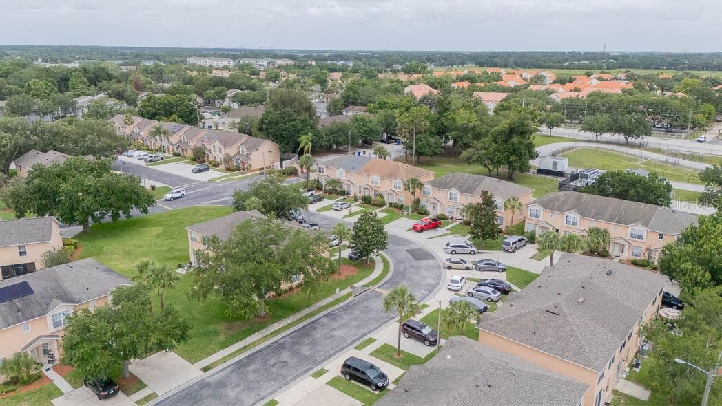 Townhouse at 649 CAPTIVA CIR, KISSIMMEE, photo 10 of 31