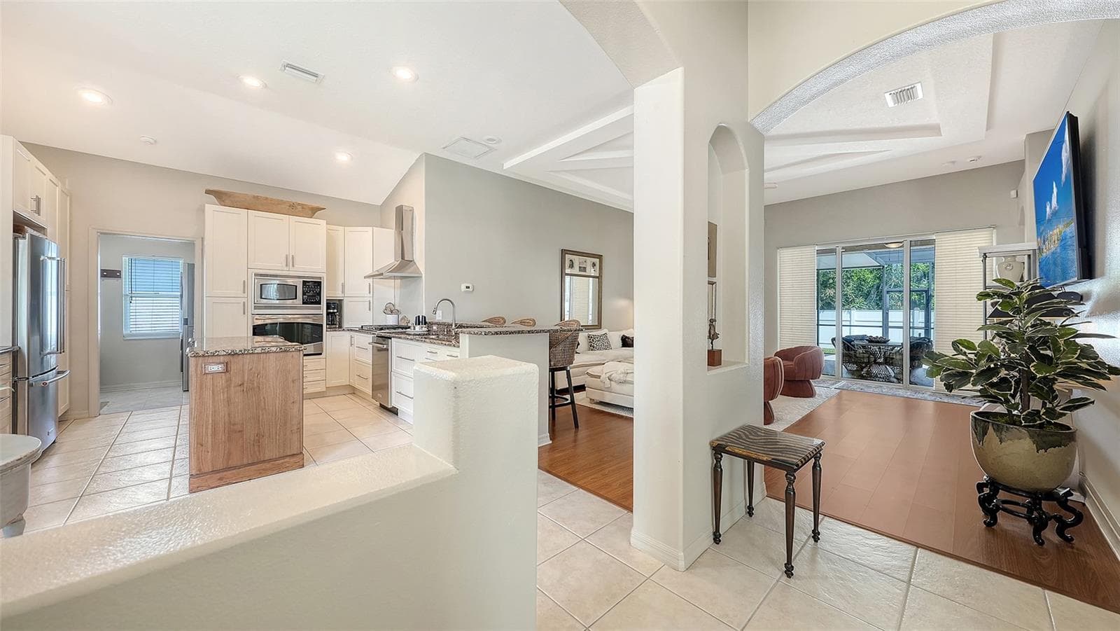 Single Family Residence at 5122 CREEKSIDE TRL, SARASOTA, photo 2 of 34