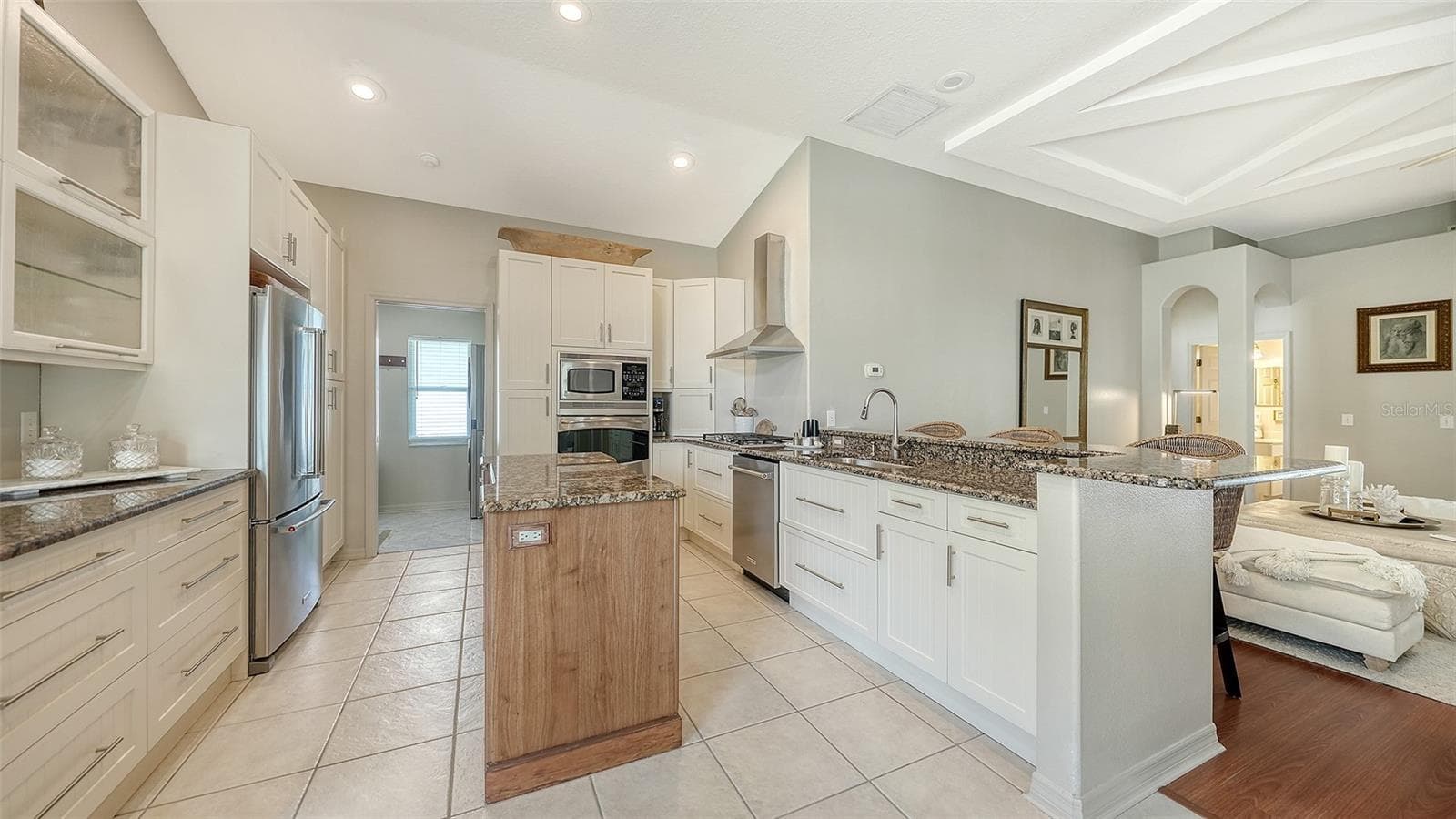 Single Family Residence at 5122 CREEKSIDE TRL, SARASOTA, photo 3 of 34