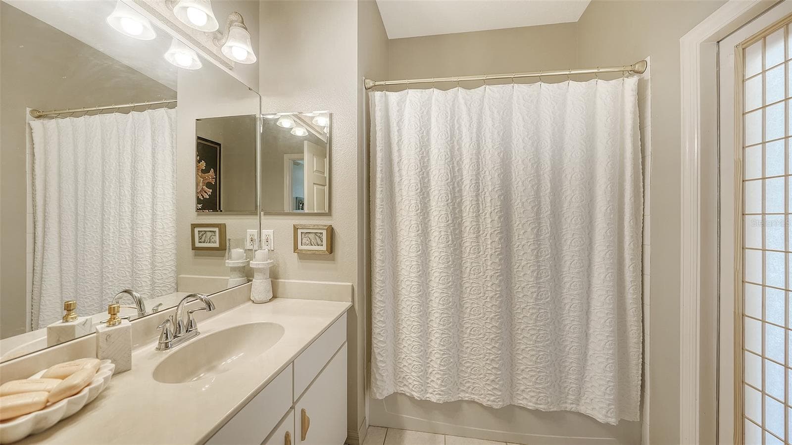 Single Family Residence at 5122 CREEKSIDE TRL, SARASOTA, photo 13 of 34