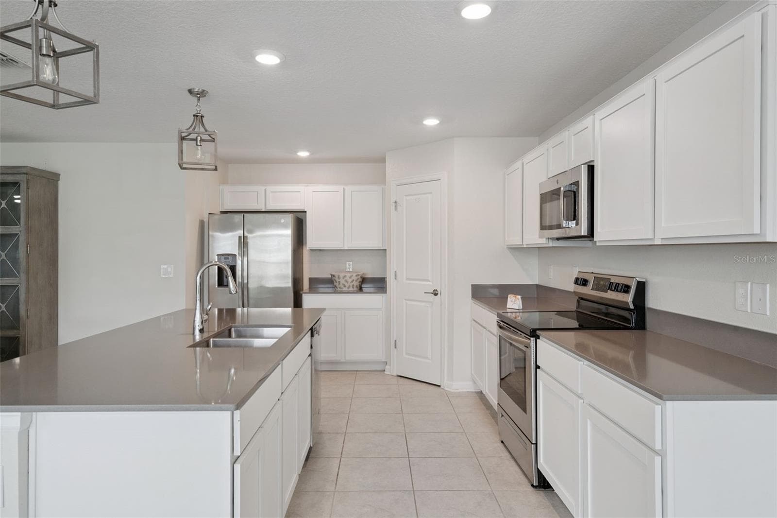 Single Family Residence at 4330 SUNNY CREEK PL, KISSIMMEE, photo 13 of 32