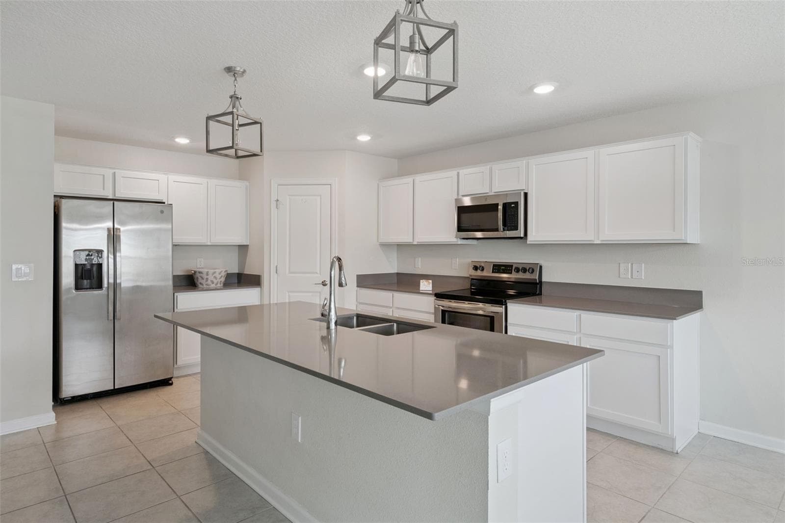 Single Family Residence at 4330 SUNNY CREEK PL, KISSIMMEE, photo 14 of 32