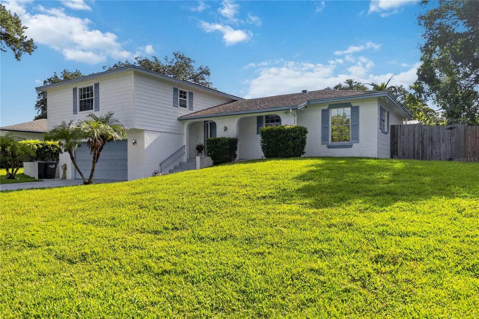 5 BR / 2.5 BA, 2400 sq ft, Tri-level POOL home in Spring Oaks - 656 Little Wekiva Rd. - 656 LITTLE WEKIVA RD, ALTAMONTE SPRINGS