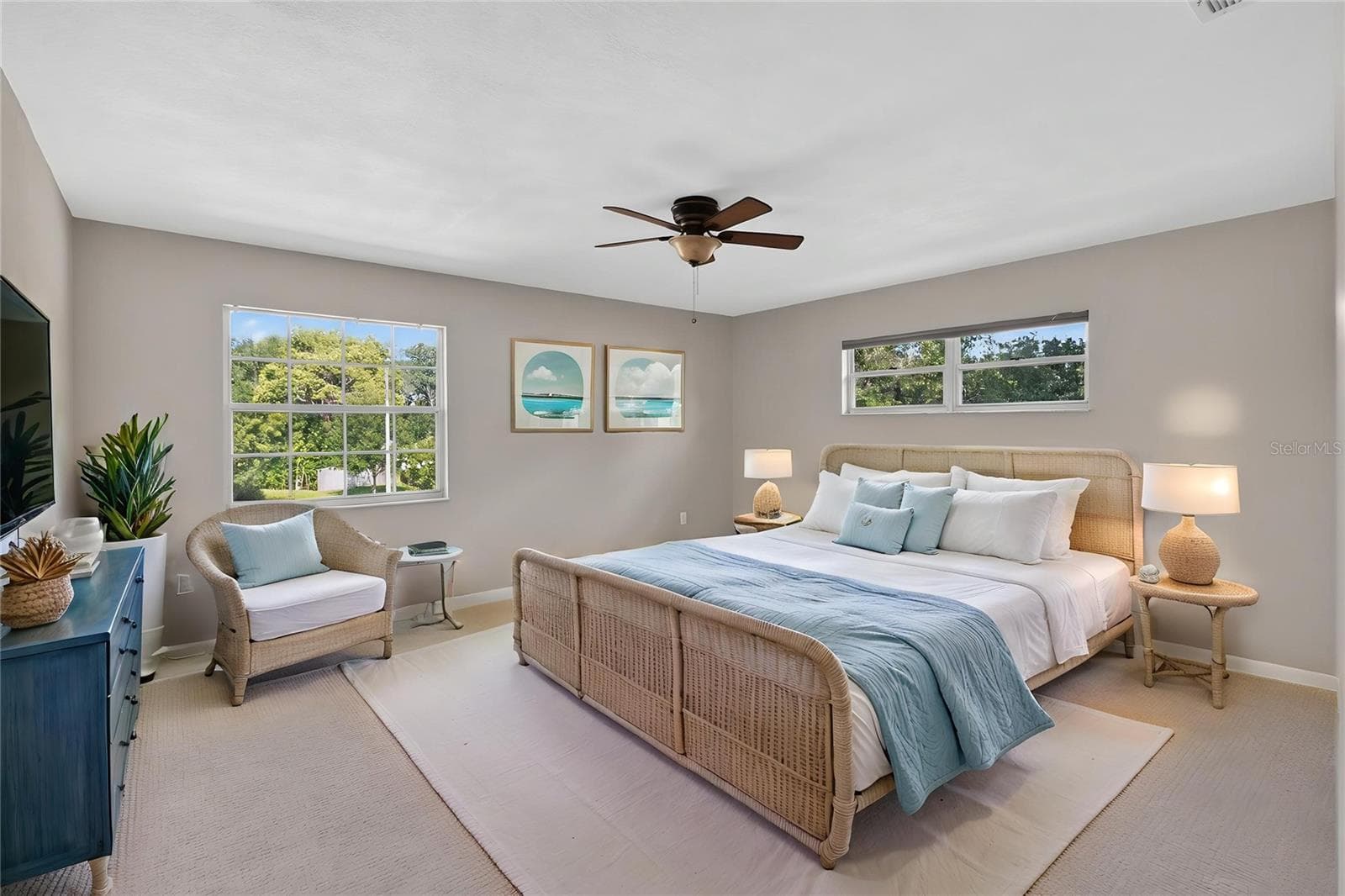 Primary Bedroom (15x16) with en Suite bathroom, dual closets, light & bright with two windows (virutal stage) - 656 LITTLE WEKIVA RD, ALTAMONTE SPRINGS