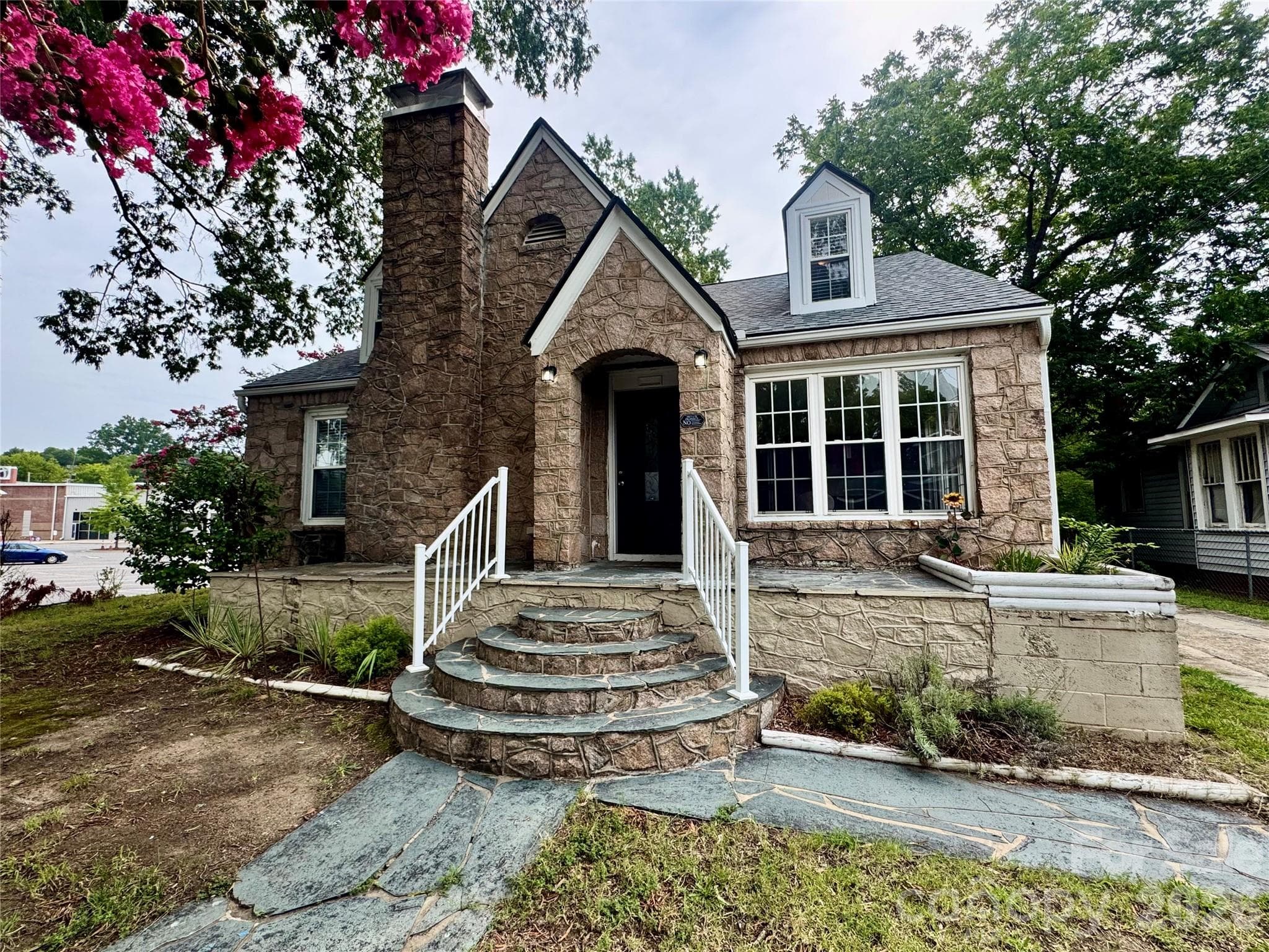 205 Tournament Drive SW