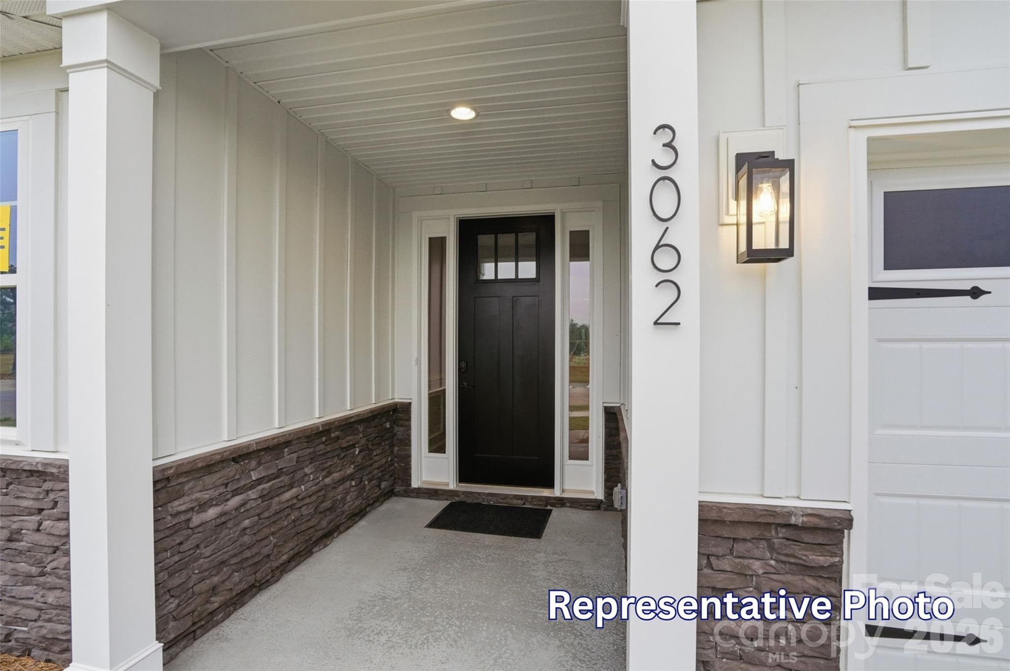 Front porch - 1061 Tradition Club Street, York