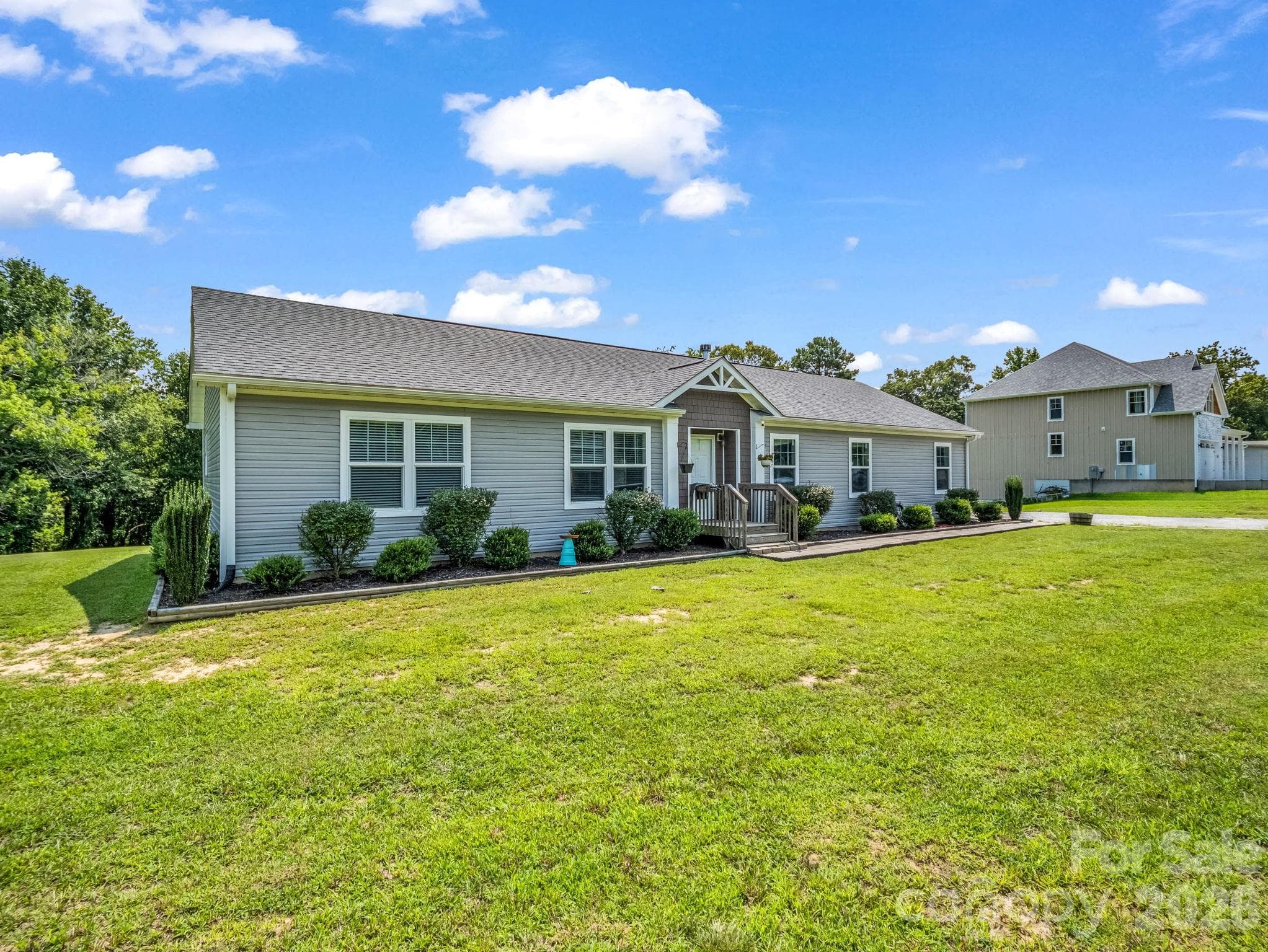 Single Family Residence at 213 Big Oak Road, Hendersonville, photo 3 of 52