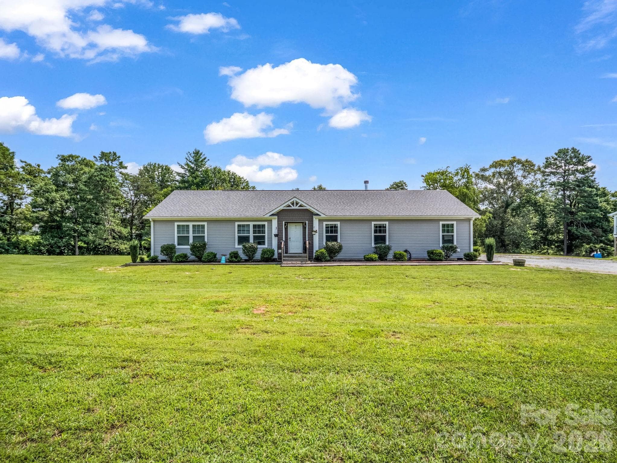 Single Family Residence at 213 Big Oak Road, Hendersonville, photo 2 of 52