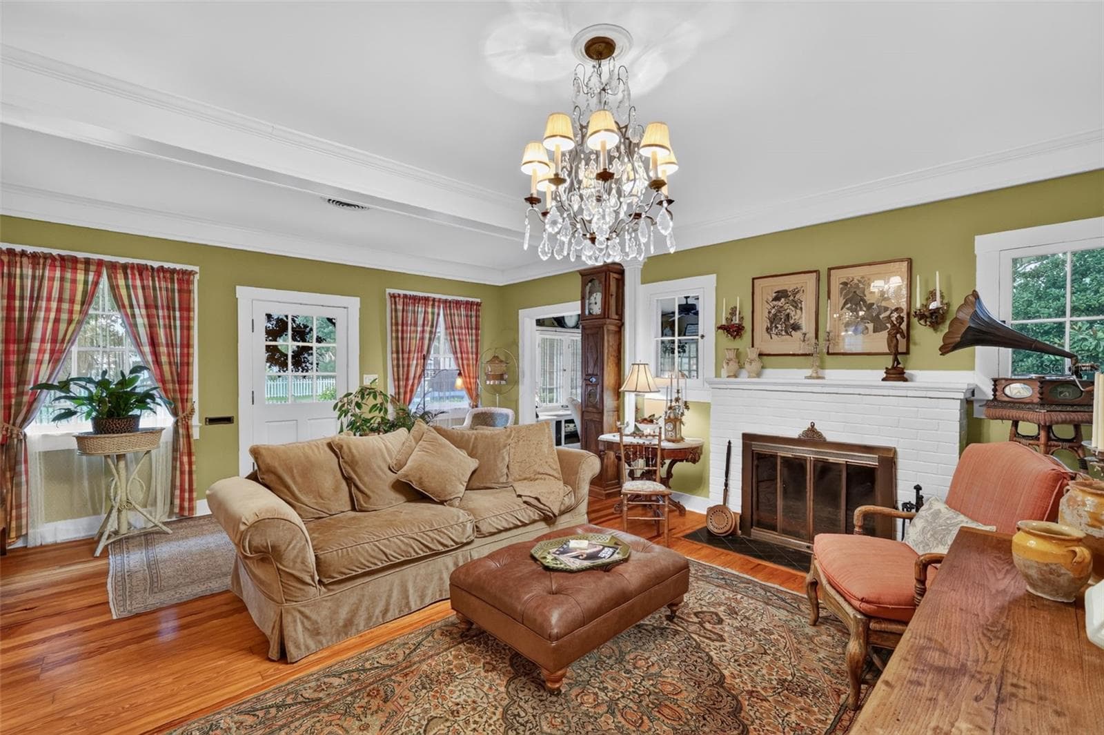 Single Family Residence at 1046 N MCDONALD ST, MOUNT DORA, photo 6 of 58