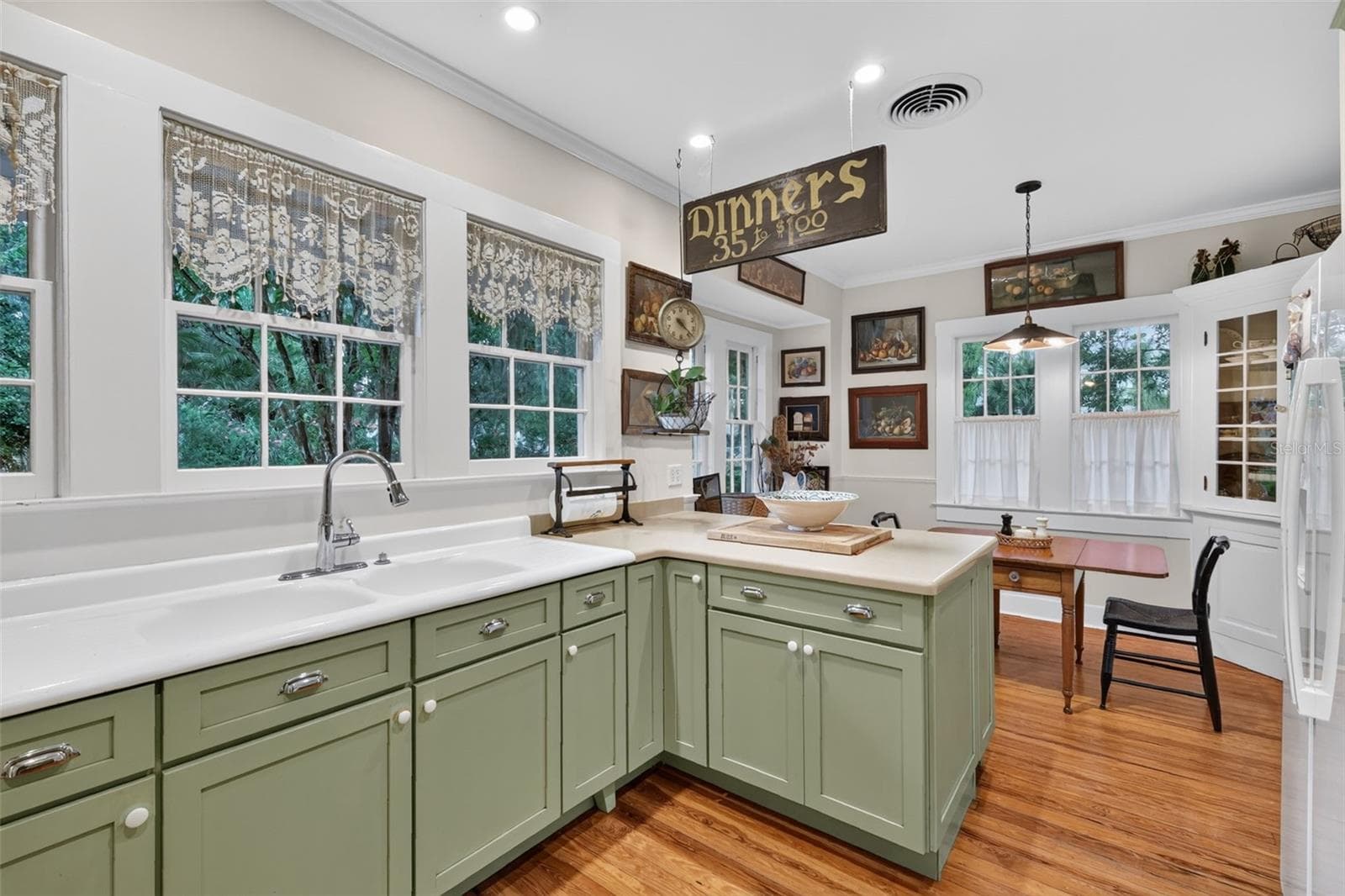 Single Family Residence at 1046 N MCDONALD ST, MOUNT DORA, photo 15 of 58
