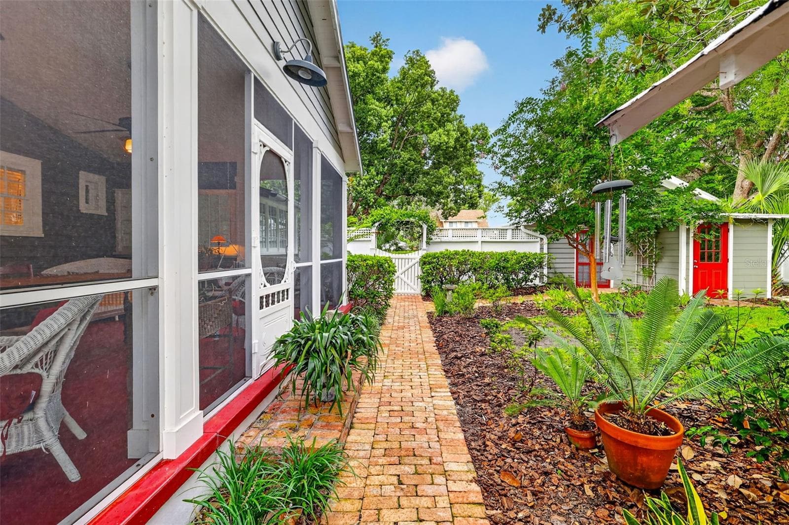 Single Family Residence at 1046 N MCDONALD ST, MOUNT DORA, photo 35 of 58