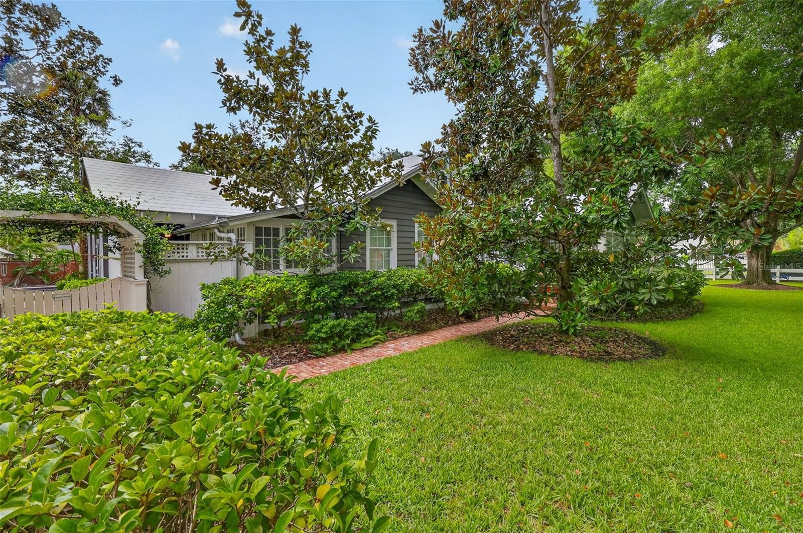 Single Family Residence at 1046 N MCDONALD ST, MOUNT DORA, photo 51 of 58