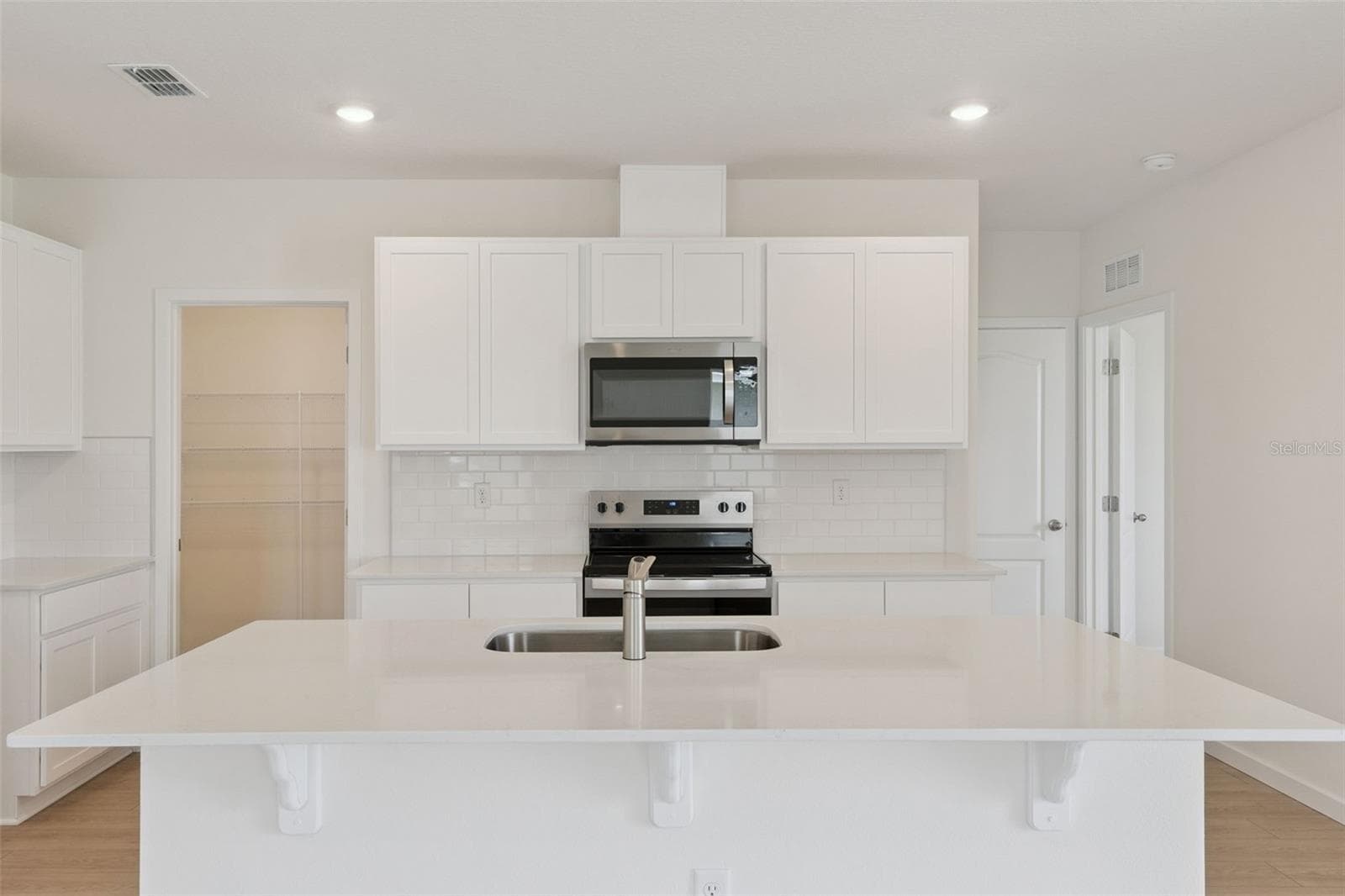 Single Family Residence at 1371 GRAND FLORA LN, SANFORD, photo 14 of 38