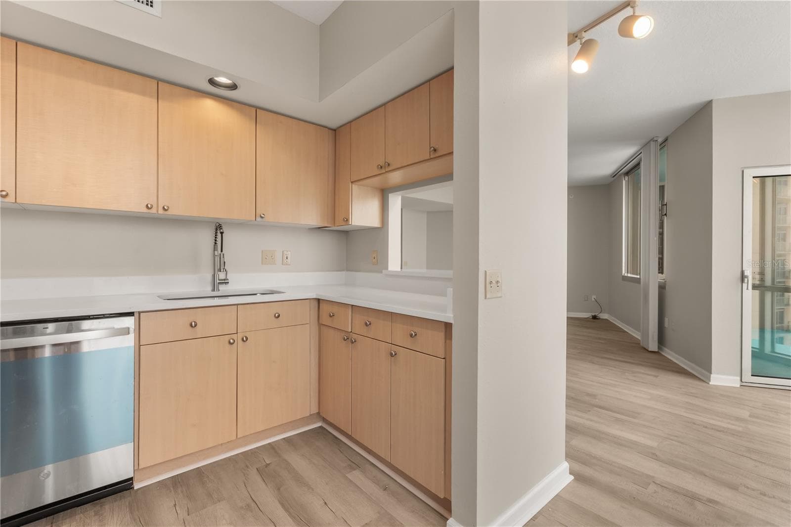 Condominium at 322 E CENTRAL BLVD #1910, ORLANDO, photo 8 of 25