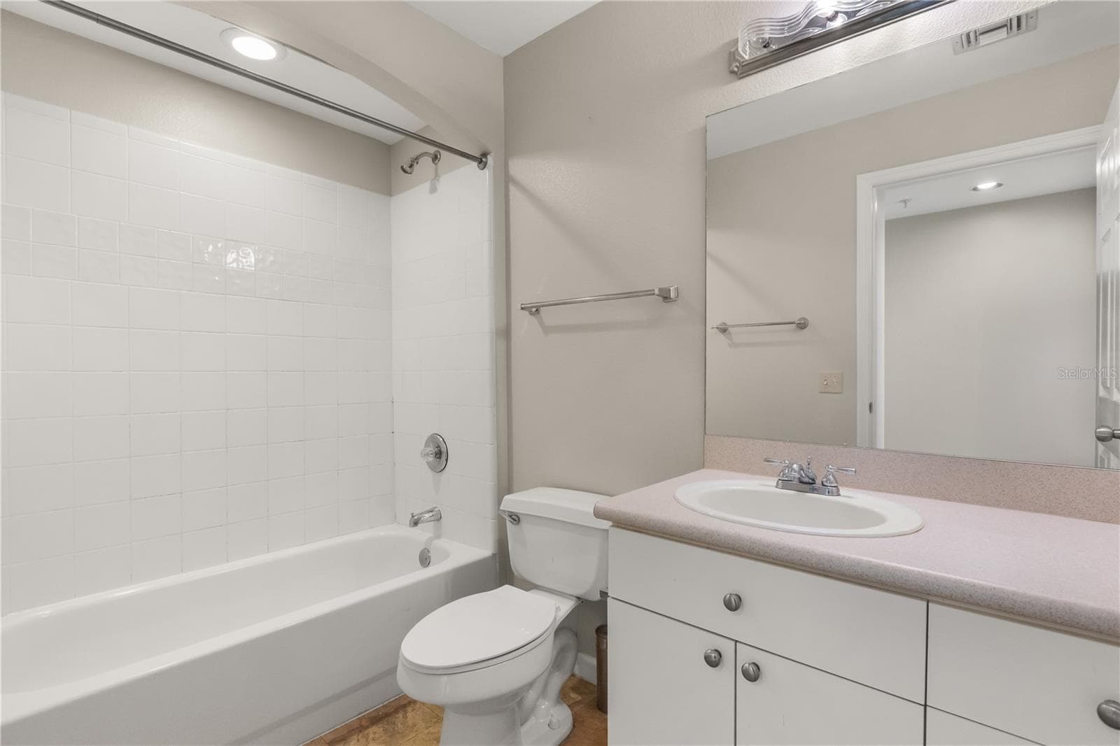 Condominium at 322 E CENTRAL BLVD #1910, ORLANDO, photo 19 of 25