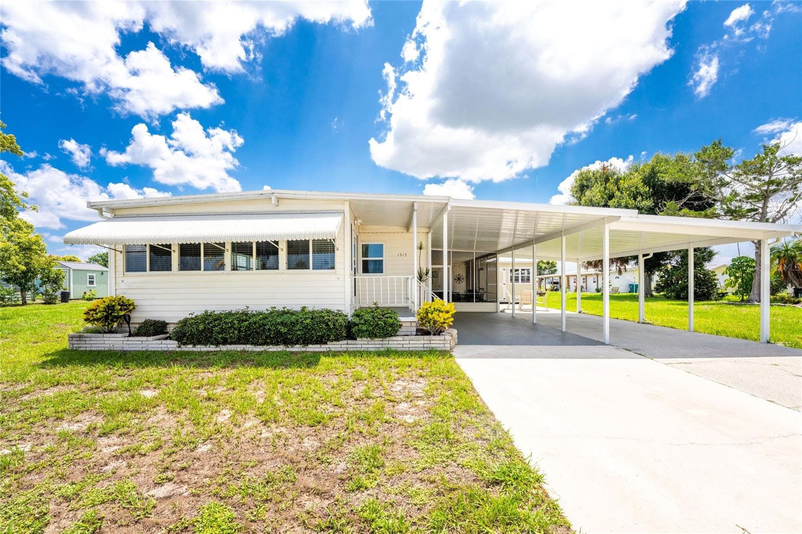 1515 SANDERLING DR