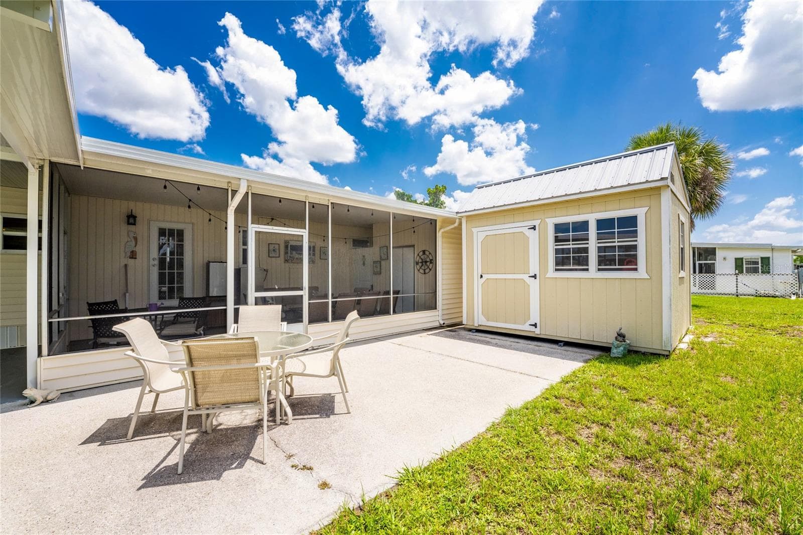 Mobile Home at 1515 SANDERLING DR, ENGLEWOOD, photo 5 of 40