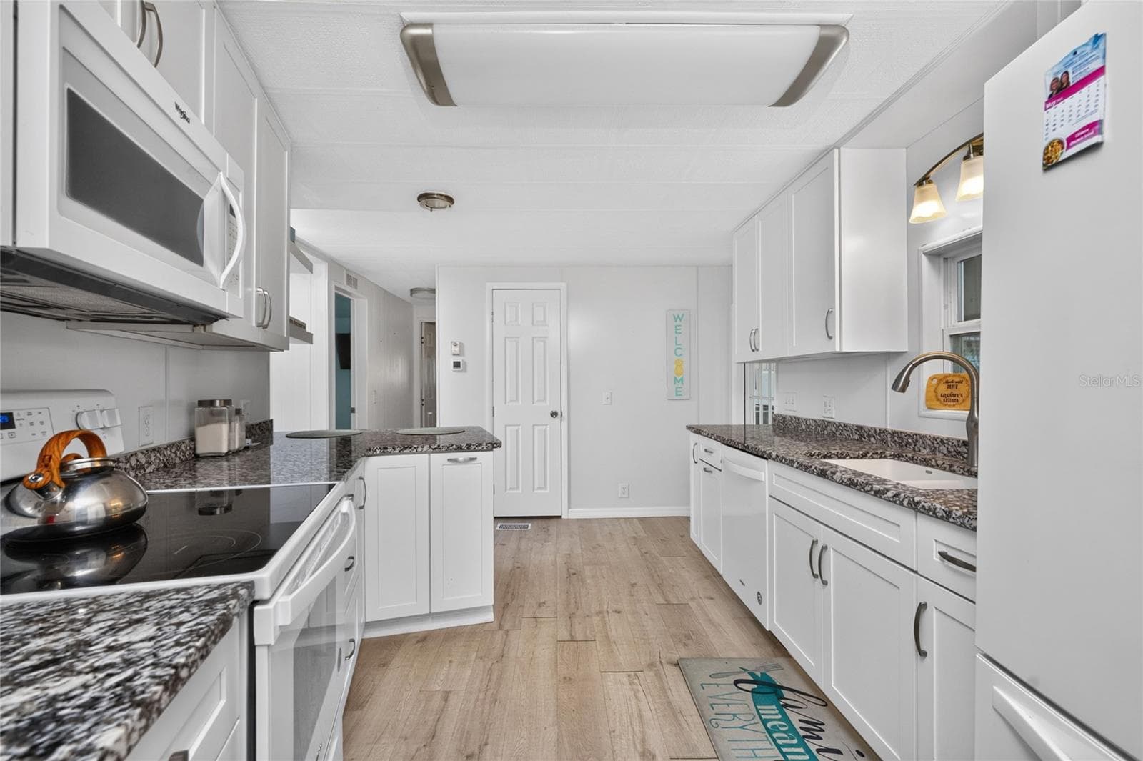 Mobile Home at 1515 SANDERLING DR, ENGLEWOOD, photo 10 of 40