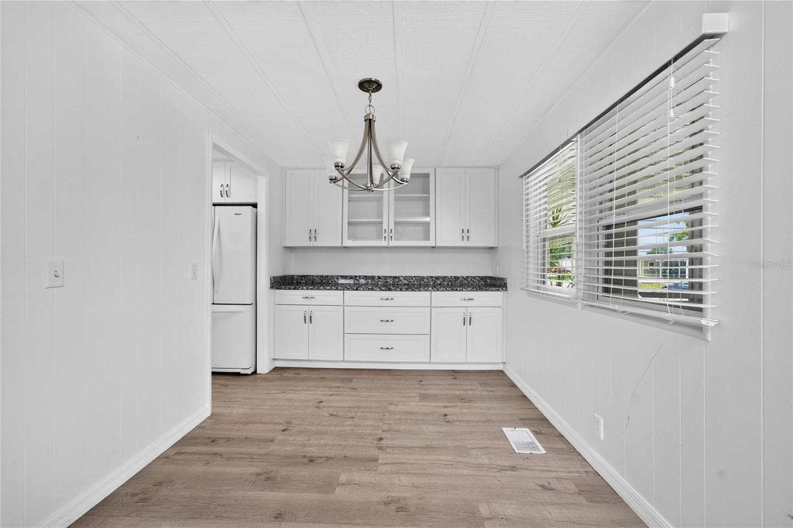 Mobile Home at 1515 SANDERLING DR, ENGLEWOOD, photo 14 of 40