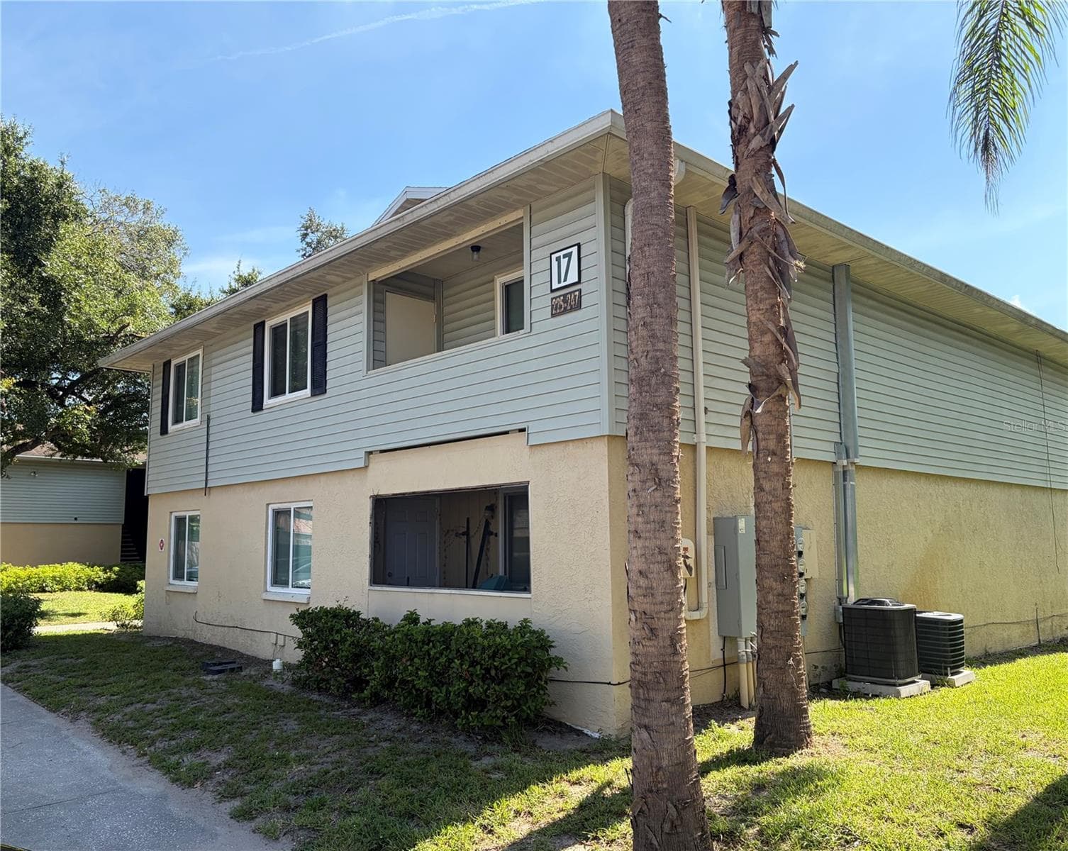 233 THORN TREE PL